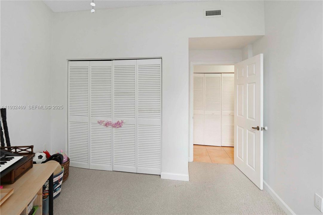 For Sale: $415,000 (3 beds, 2 baths, 1430 Square Feet)