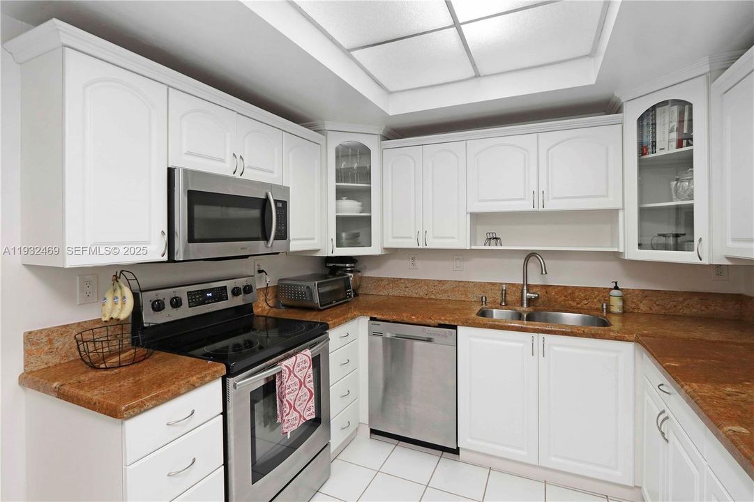 For Sale: $415,000 (3 beds, 2 baths, 1430 Square Feet)