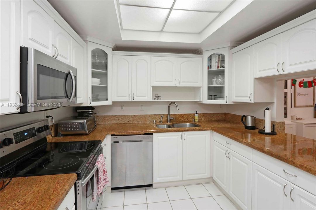 For Sale: $415,000 (3 beds, 2 baths, 1430 Square Feet)