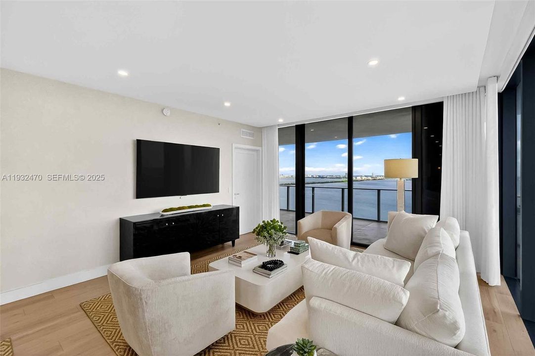 En Renta: $24,500 (4 camas, 4 baños, 2582 Pies cuadrados)