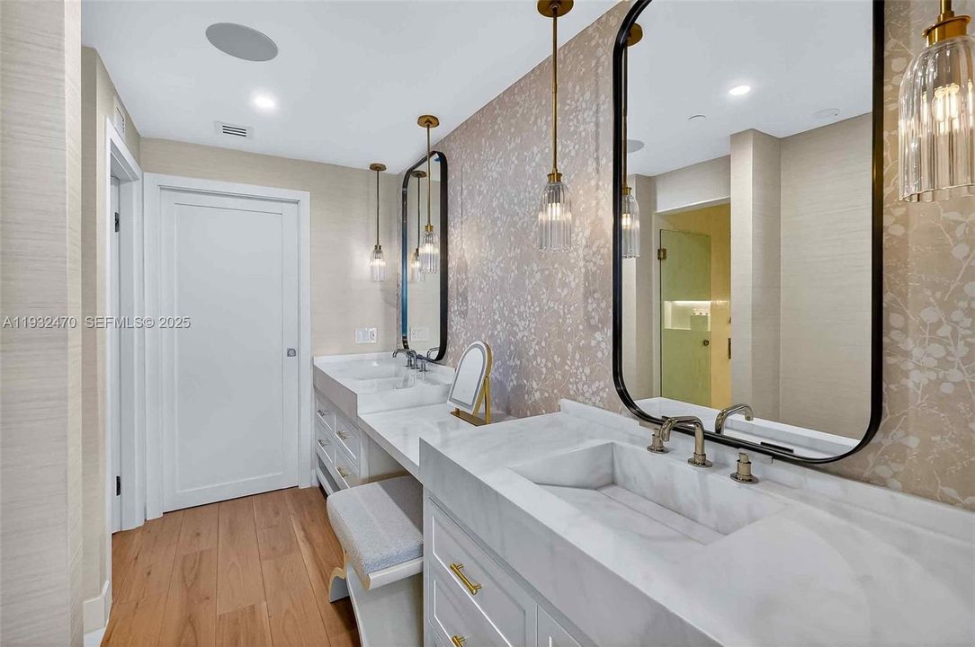 En Renta: $24,500 (4 camas, 4 baños, 2582 Pies cuadrados)