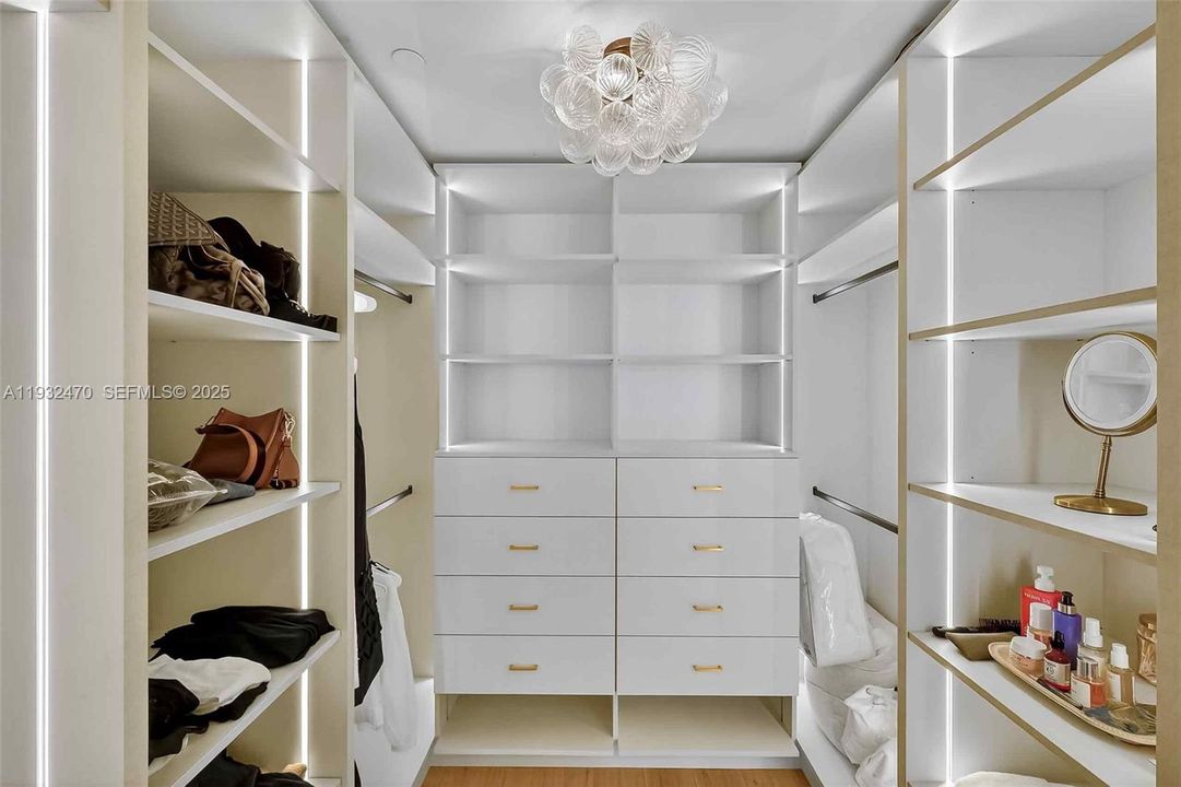 En Renta: $24,500 (4 camas, 4 baños, 2582 Pies cuadrados)