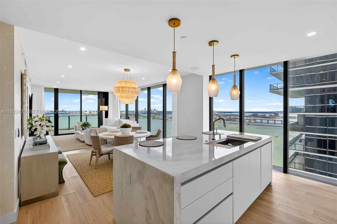 En Renta: $24,500 (4 camas, 4 baños, 2582 Pies cuadrados)