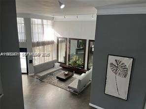 For Sale: $289,999 (2 beds, 2 baths, 1075 Square Feet)