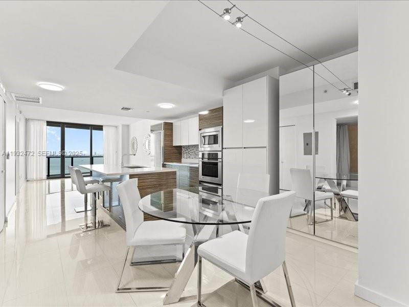 Active With Contract: $4,200 (2 beds, 2 baths, 1107 Square Feet)