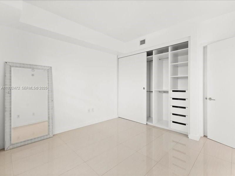 Active With Contract: $4,200 (2 beds, 2 baths, 1107 Square Feet)