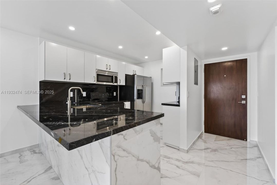 В аренду: $2,900 (2 спален, 2 ванн, 1000 Квадратных фут)