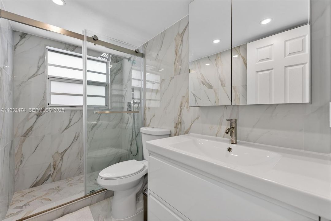 В аренду: $2,900 (2 спален, 2 ванн, 1000 Квадратных фут)