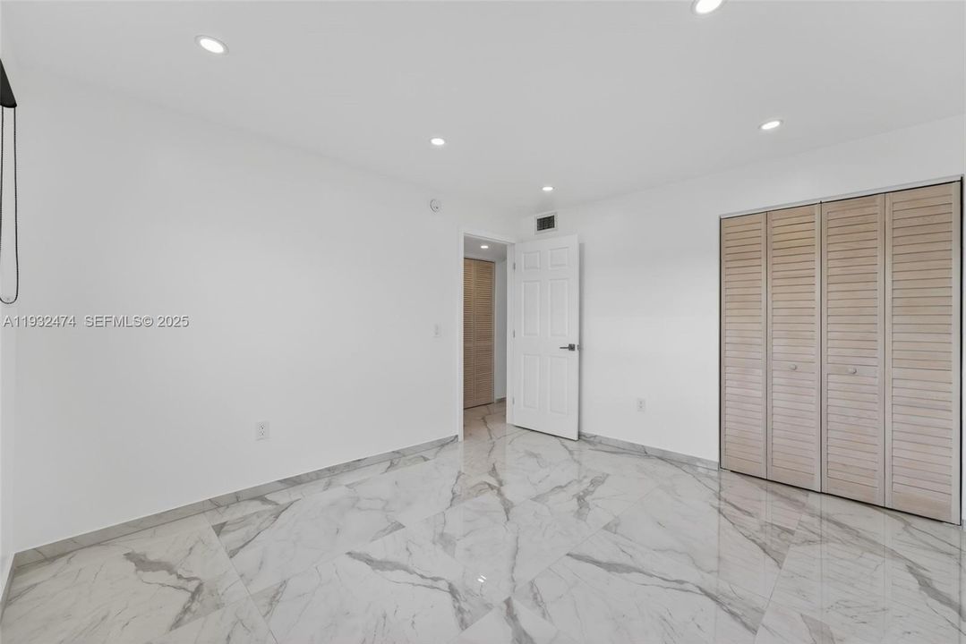 В аренду: $2,900 (2 спален, 2 ванн, 1000 Квадратных фут)