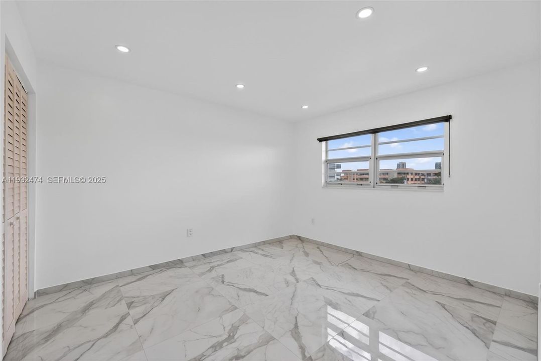 В аренду: $2,900 (2 спален, 2 ванн, 1000 Квадратных фут)