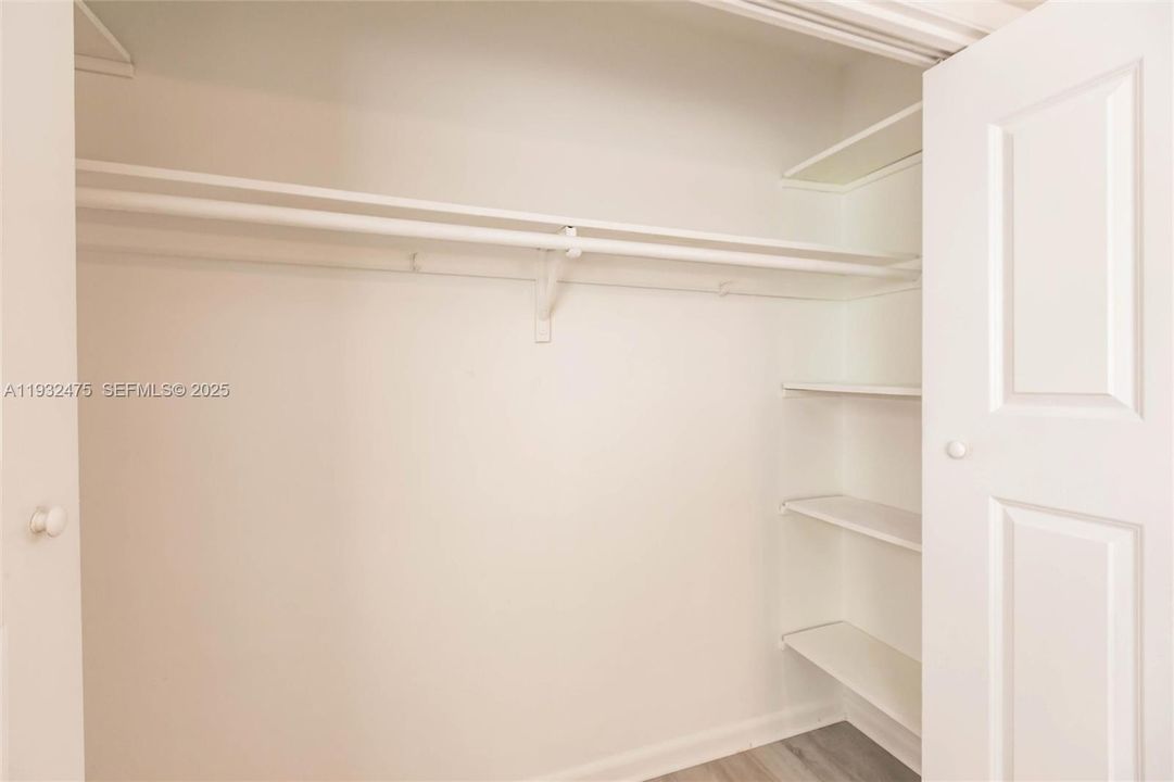 待售: $114,900 (1 贝兹, 1 浴室, 580 平方英尺)