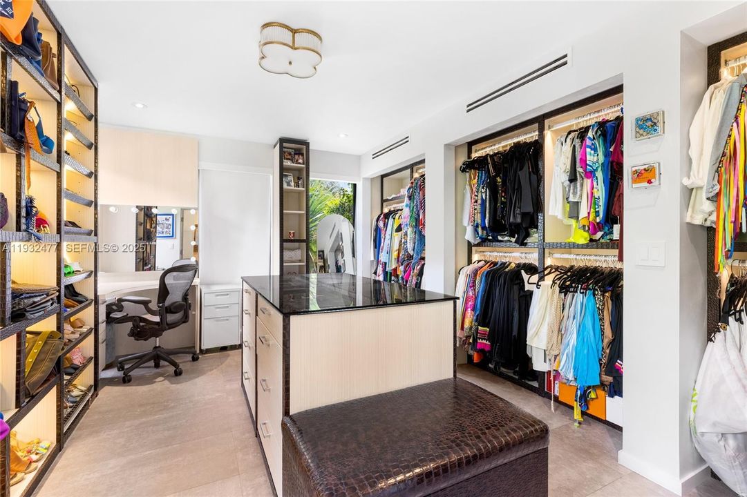 待售: $6,100,000 (5 贝兹, 5 浴室, 3086 平方英尺)