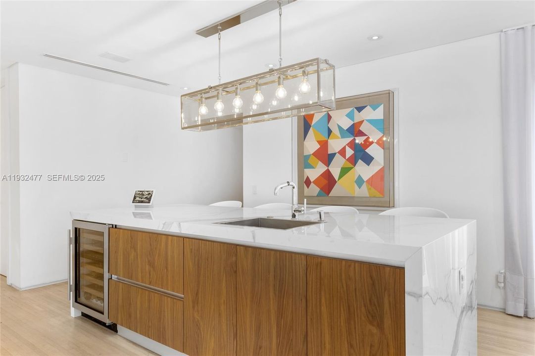 待售: $6,100,000 (5 贝兹, 5 浴室, 3086 平方英尺)