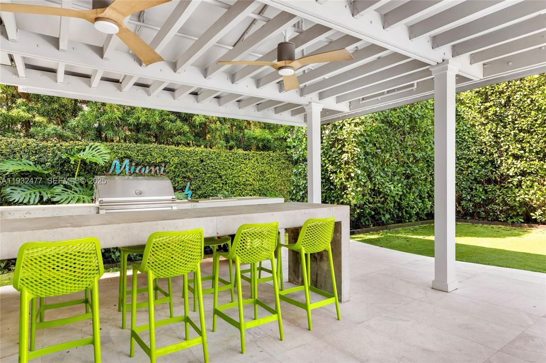 待售: $6,100,000 (5 贝兹, 5 浴室, 3086 平方英尺)