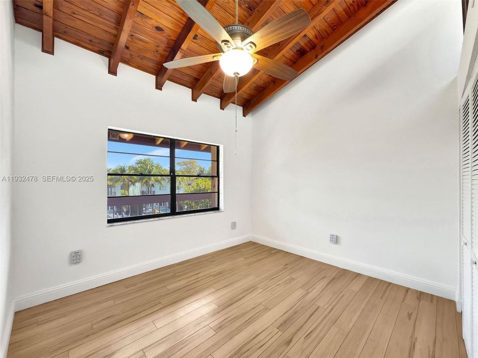 For Rent: $4,000 (2 beds, 2 baths, 1038 Square Feet)