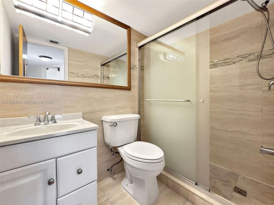 For Rent: $4,000 (2 beds, 2 baths, 1038 Square Feet)