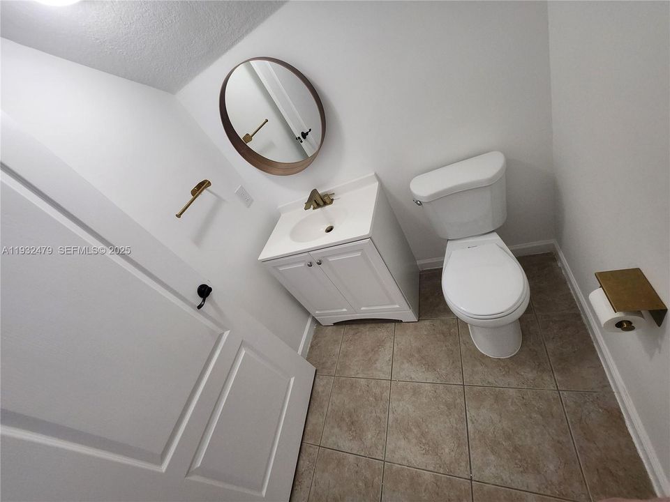 出租: $2,800 (4 贝兹, 2 浴室, 2211 平方英尺)