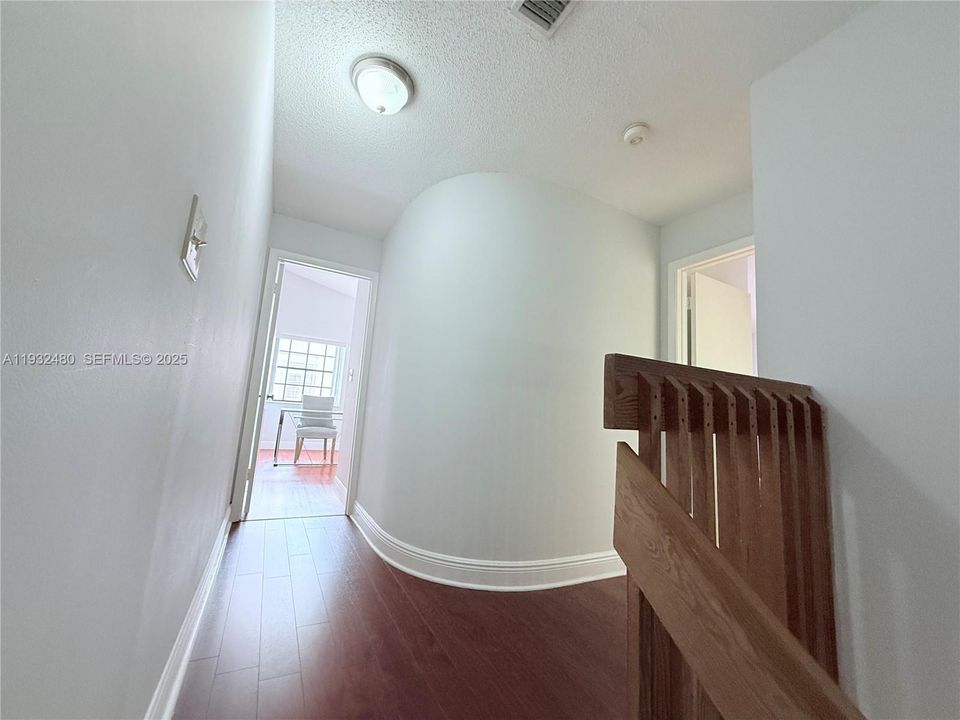 For Rent: $2,700 (2 beds, 2 baths, 1253 Square Feet)