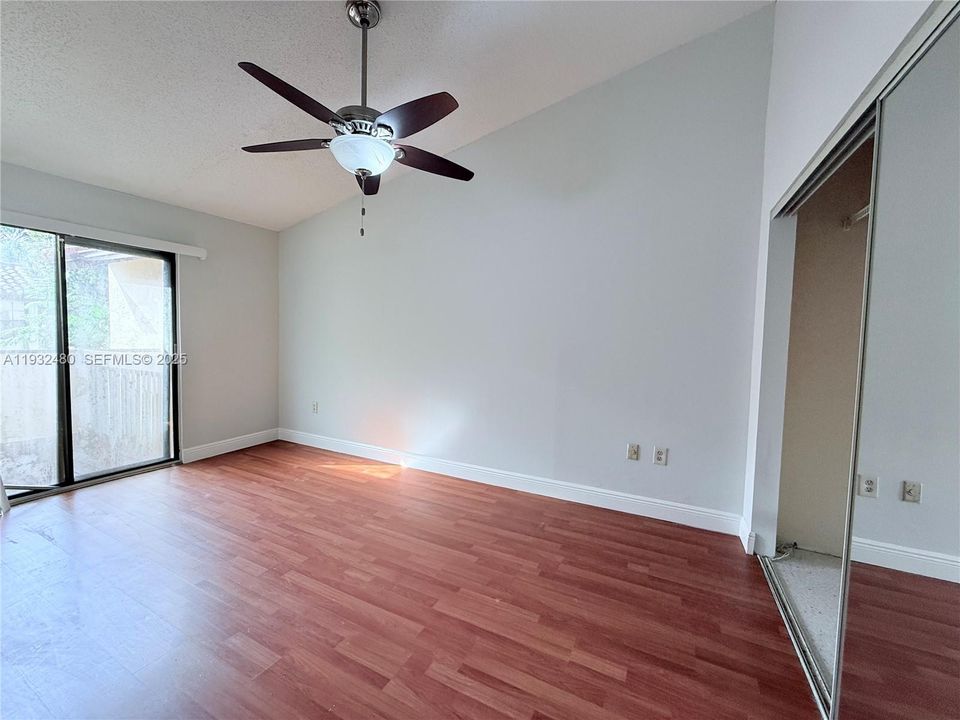 For Rent: $2,700 (2 beds, 2 baths, 1253 Square Feet)