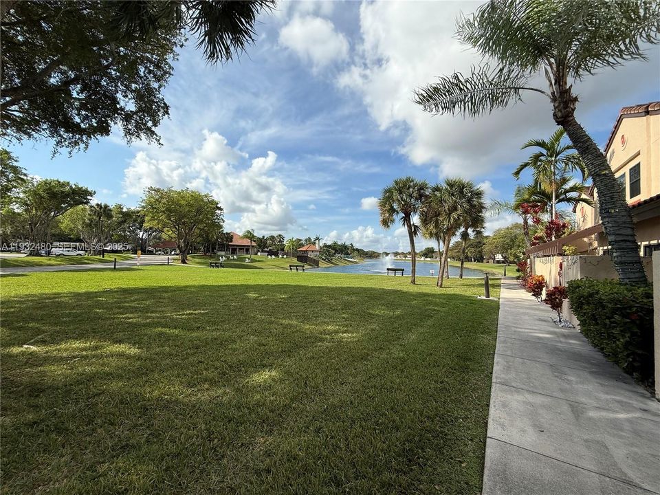 For Rent: $2,700 (2 beds, 2 baths, 1253 Square Feet)