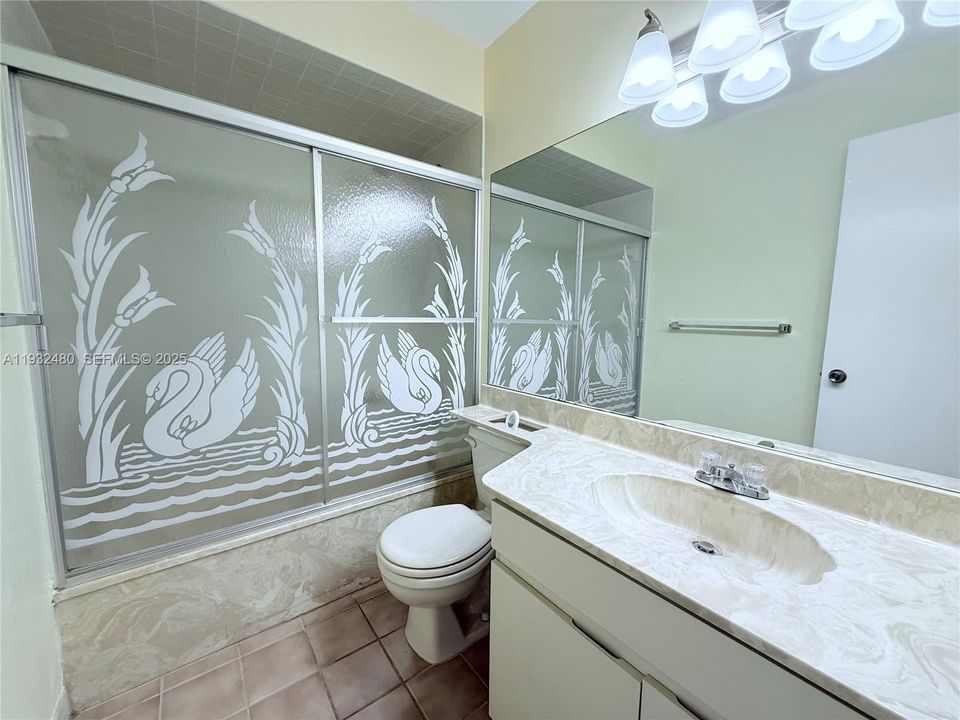 For Rent: $2,700 (2 beds, 2 baths, 1253 Square Feet)