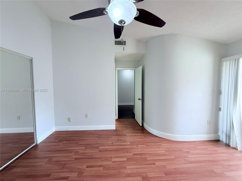 For Rent: $2,700 (2 beds, 2 baths, 1253 Square Feet)