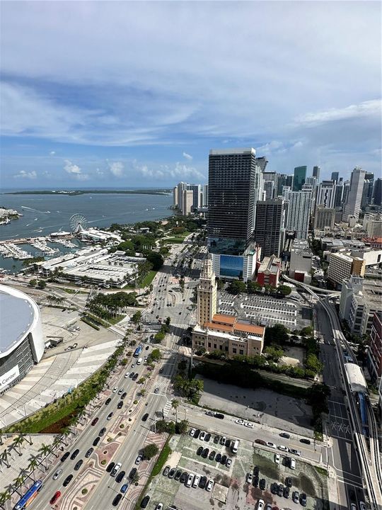 For Rent: $4,000 (1 beds, 1 baths, 843 Square Feet)