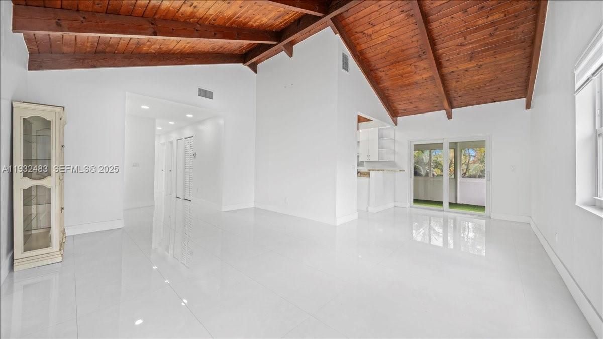 For Sale: $529,000 (4 beds, 3 baths, 1421 Square Feet)