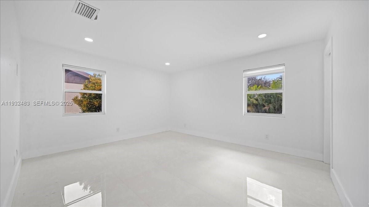 For Sale: $529,000 (4 beds, 3 baths, 1421 Square Feet)