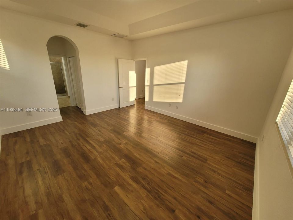 出租: $2,900 (4 贝兹, 2 浴室, 2420 平方英尺)