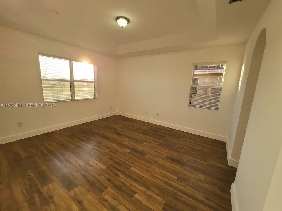 出租: $2,900 (4 贝兹, 2 浴室, 2420 平方英尺)