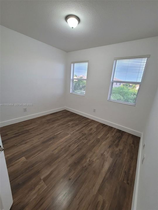 出租: $2,900 (4 贝兹, 2 浴室, 2420 平方英尺)