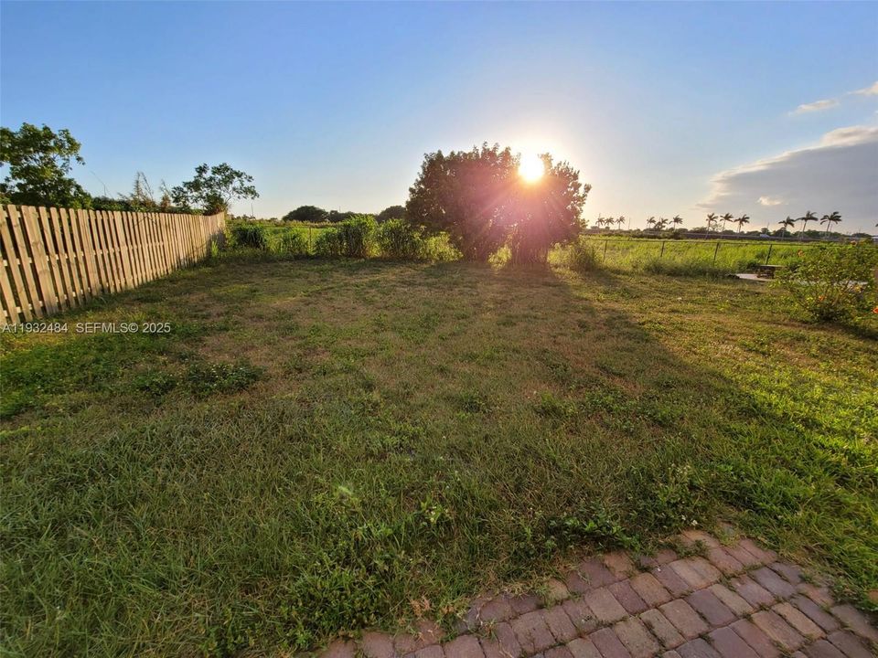 出租: $2,900 (4 贝兹, 2 浴室, 2420 平方英尺)