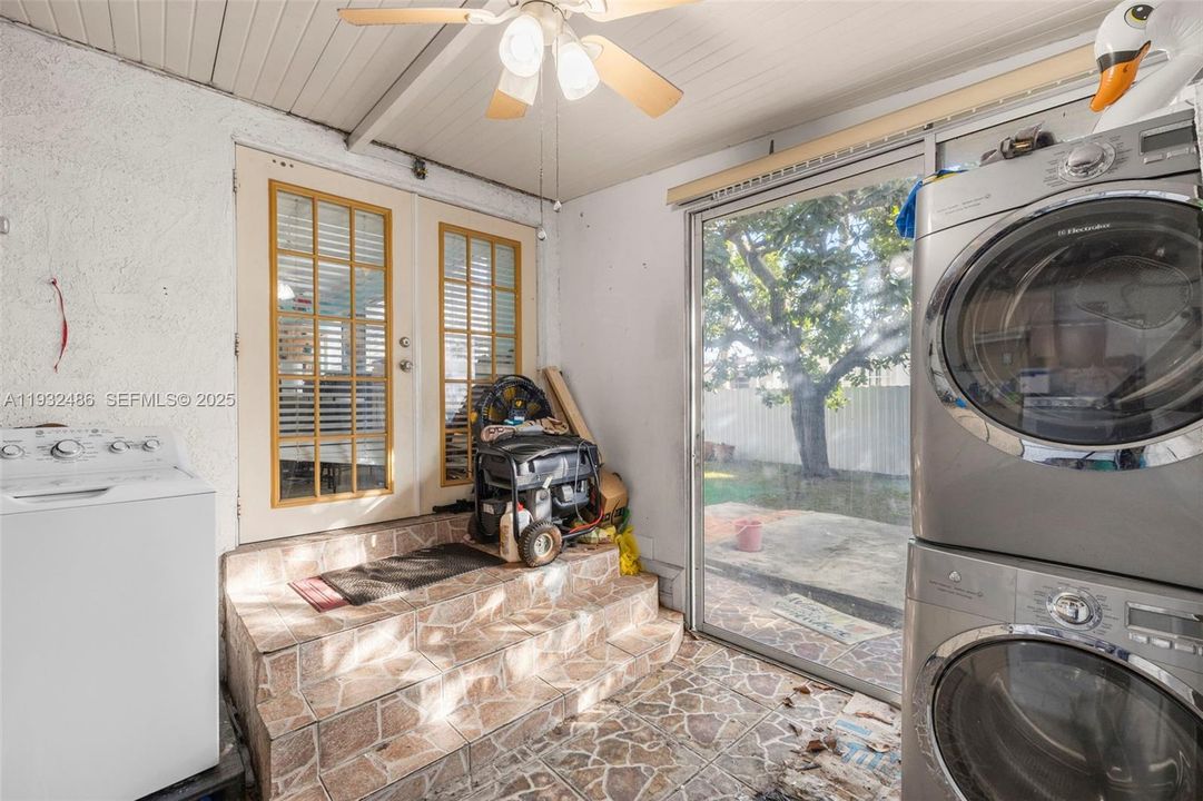 For Sale: $680,000 (3 beds, 2 baths, 1950 Square Feet)