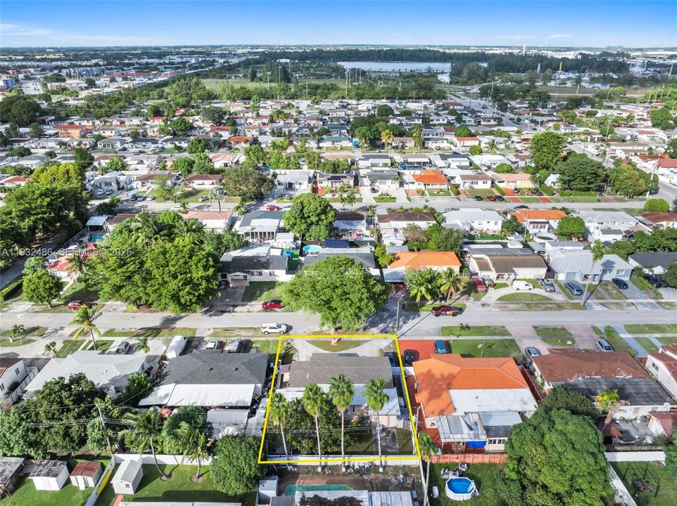 For Sale: $680,000 (3 beds, 2 baths, 1950 Square Feet)