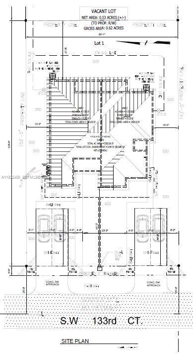 На продажу: $585,000 (0.62 acres)