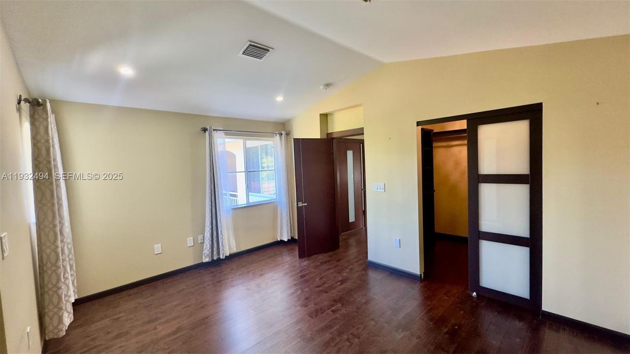 For Rent: $4,950 (3 beds, 2 baths, 1748 Square Feet)
