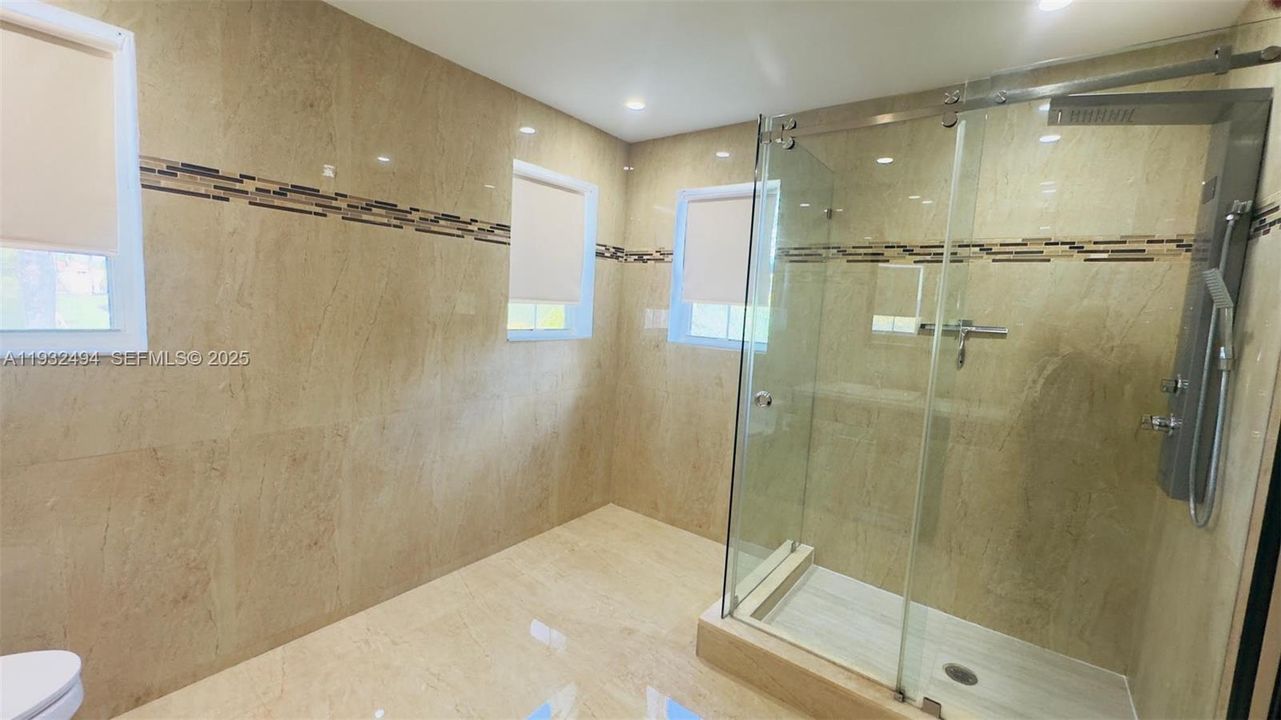 For Rent: $4,950 (3 beds, 2 baths, 1748 Square Feet)