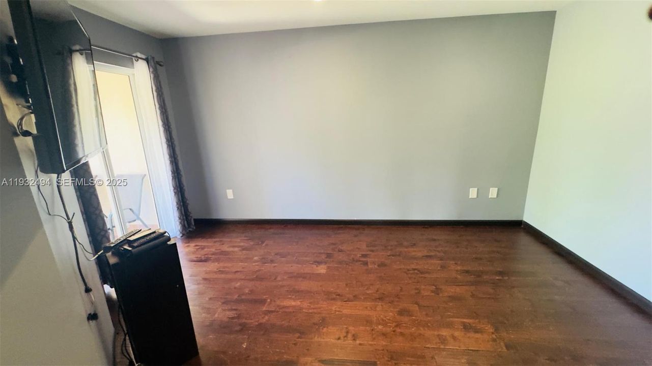 For Rent: $4,950 (3 beds, 2 baths, 1748 Square Feet)