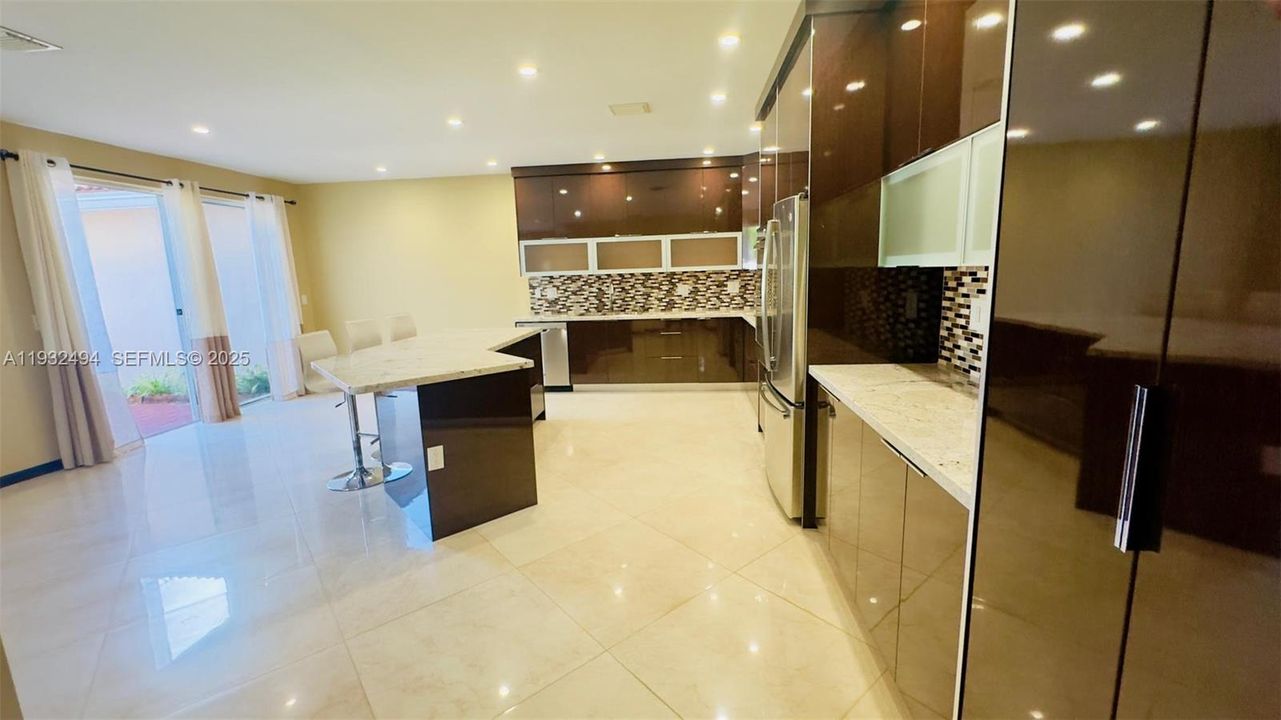 For Rent: $4,950 (3 beds, 2 baths, 1748 Square Feet)