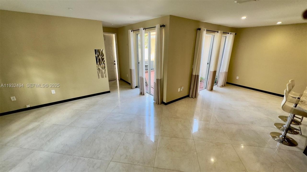 For Rent: $4,950 (3 beds, 2 baths, 1748 Square Feet)