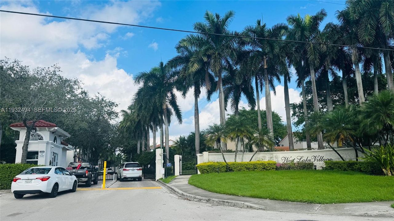 For Rent: $4,950 (3 beds, 2 baths, 1748 Square Feet)