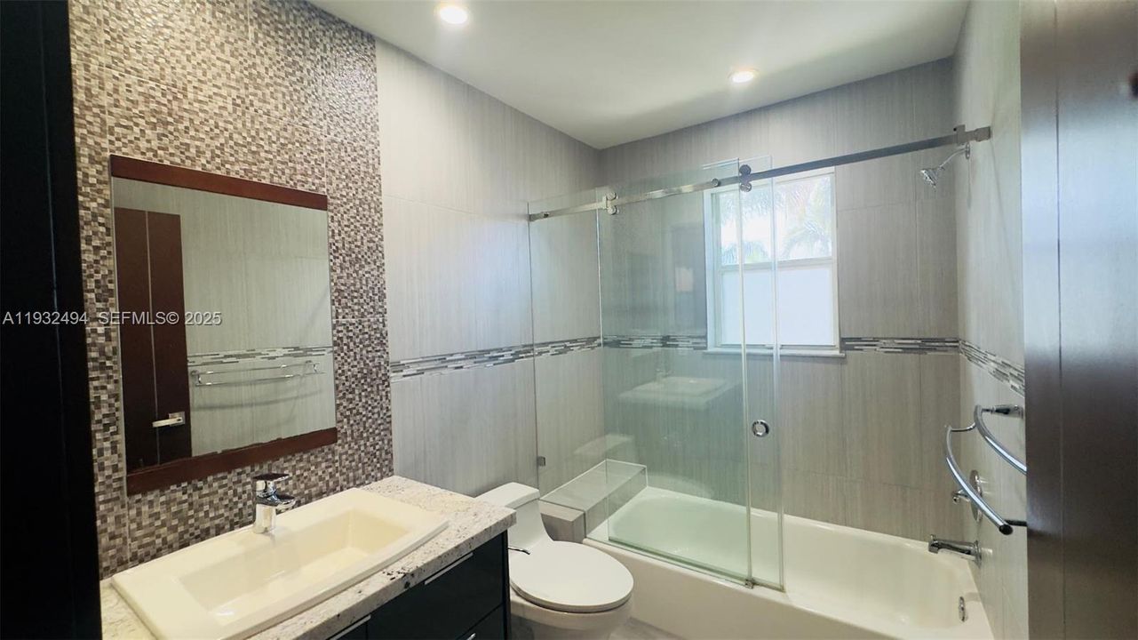 For Rent: $4,950 (3 beds, 2 baths, 1748 Square Feet)