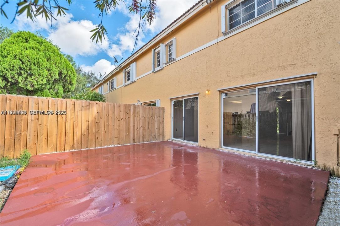 For Rent: $3,000 (3 beds, 2 baths, 1401 Square Feet)