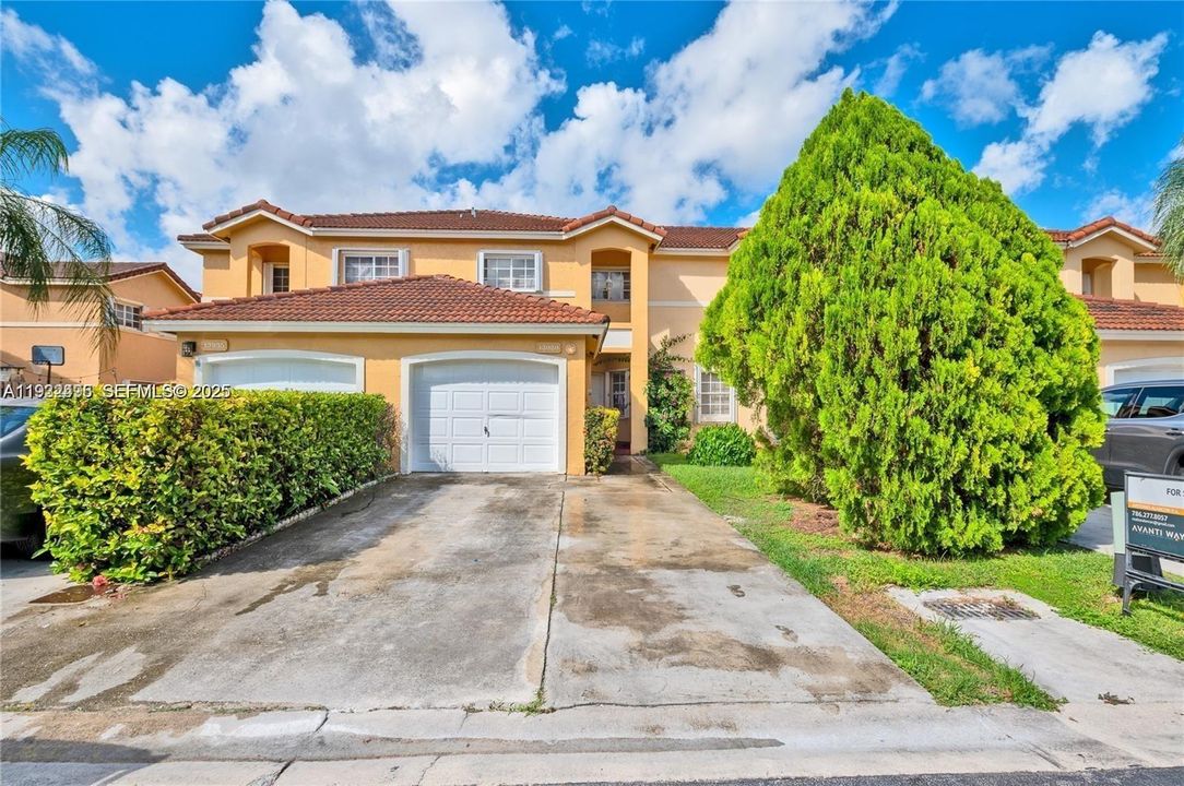 For Rent: $3,000 (3 beds, 2 baths, 1401 Square Feet)