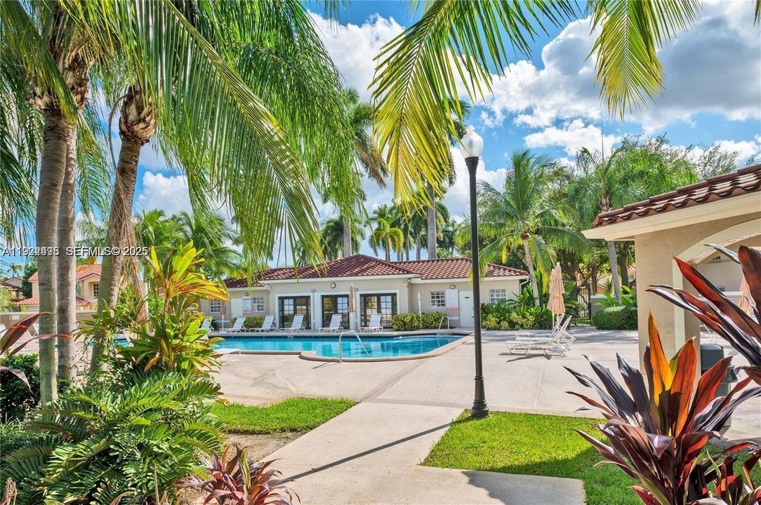 For Rent: $3,000 (3 beds, 2 baths, 1401 Square Feet)