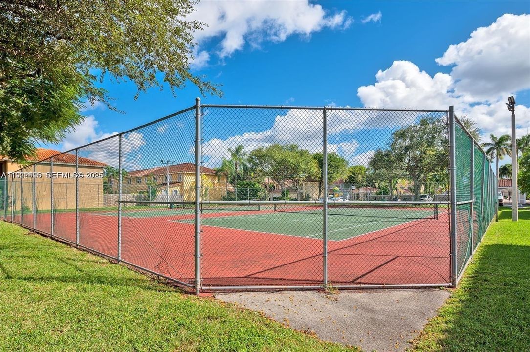 For Rent: $3,000 (3 beds, 2 baths, 1401 Square Feet)