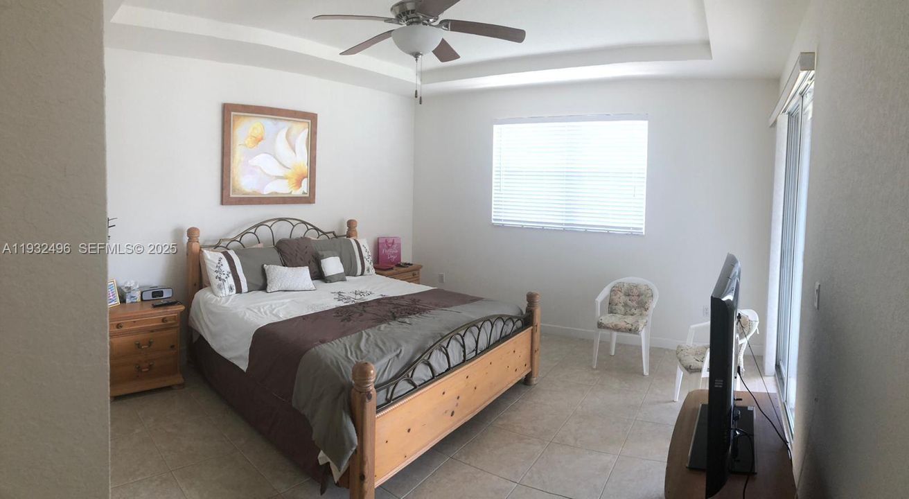 For Rent: $3,900 (3 beds, 2 baths, 2016 Square Feet)