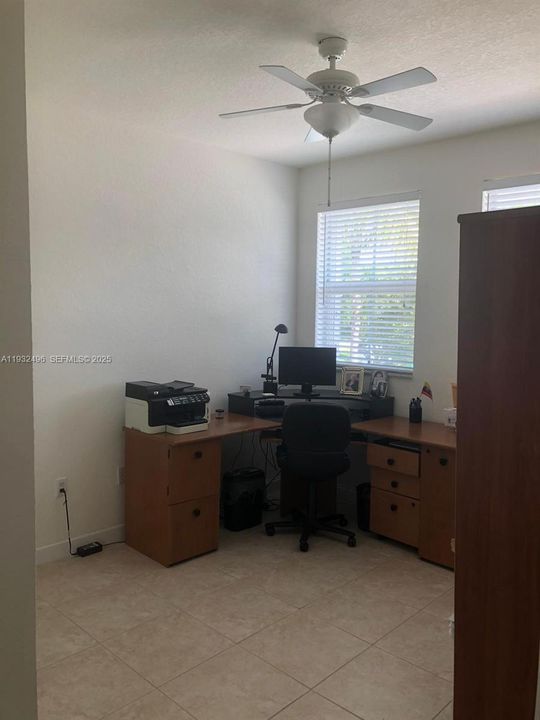 For Rent: $3,900 (3 beds, 2 baths, 2016 Square Feet)