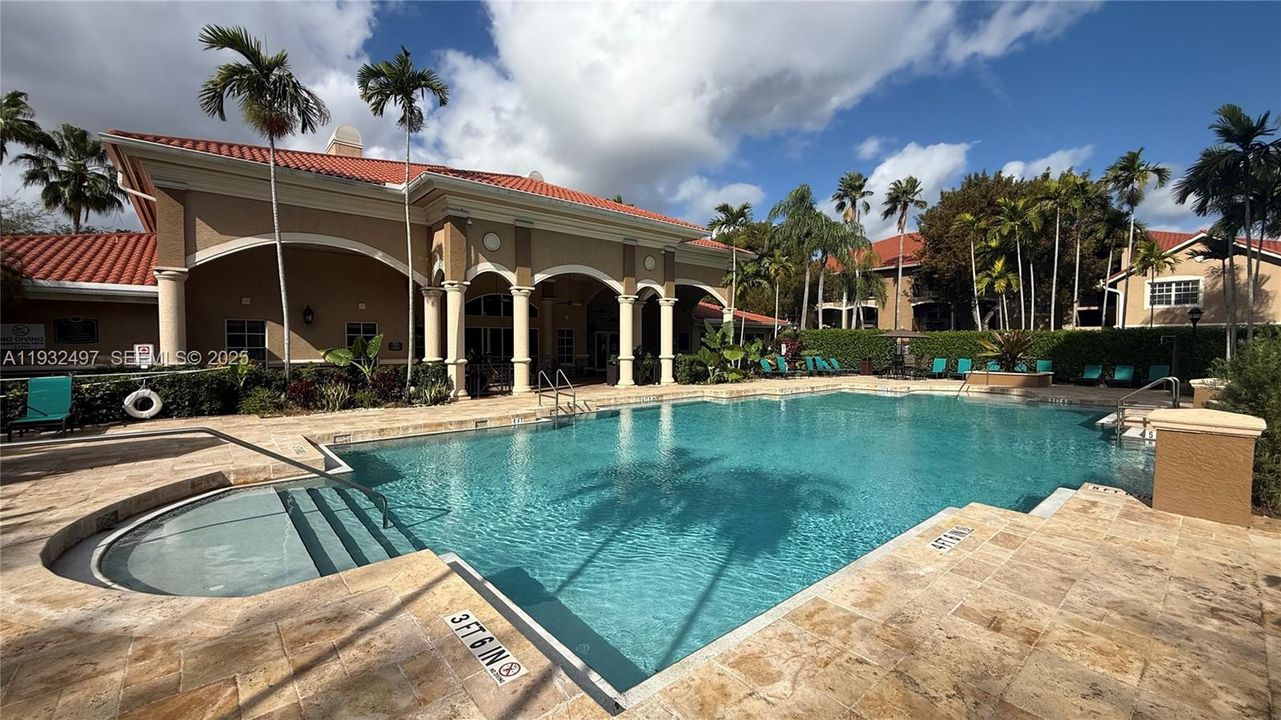 В аренду: $2,000 (1 спален, 1 ванн, 690 Квадратных фут)